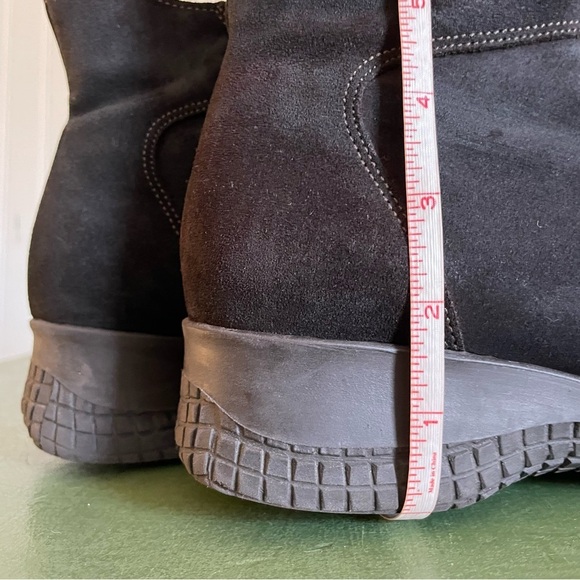 La Canadienne Waterproof Side Zip Boots in Brown Suede *Canada* - Picture 9 of 10